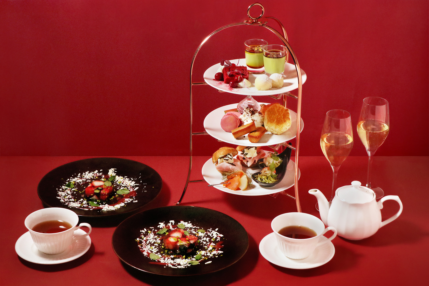 【Café 1894】冬のアフタヌーンティー Palette in Three Colors ～赤・白・緑～（2026年1月26日～2月17日まで期間限定販売）