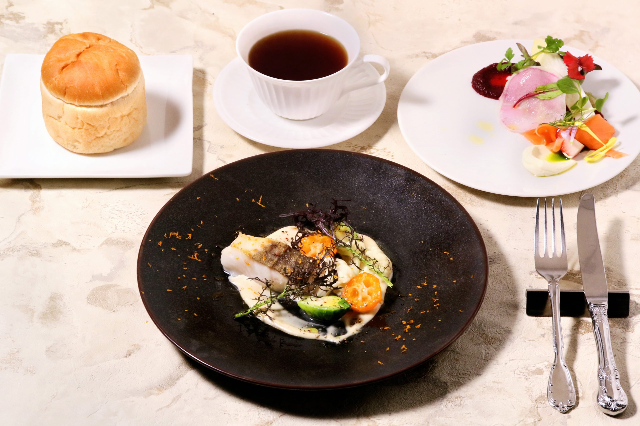 【Café 1894】期間限定ランチメニュー（2026年1月26日～2月17日）、パレットプレートリニューアルのお知らせ